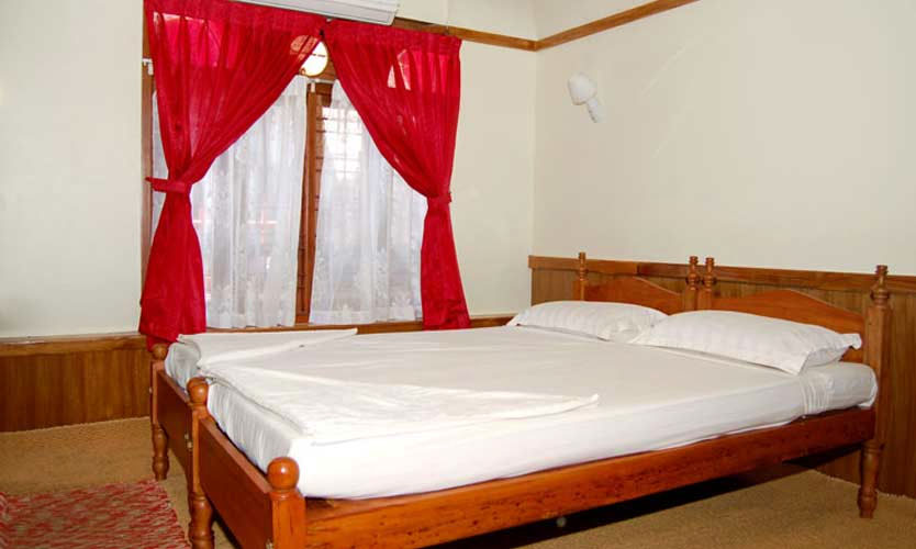 Five Bedroom Houseboat