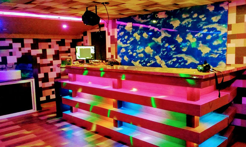 Seven Bedroom Houseboat